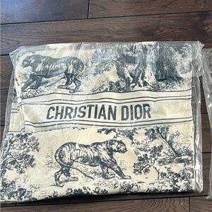 Christian Dior Dioriviera Tote VIP customers. New